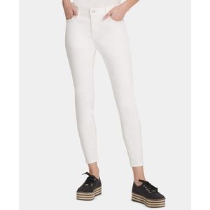 NWT DKNY Everywhere Basic Skinny Jeans Rinse Denim